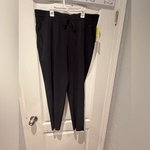 All in motion Black Women's Pull-On Tapered Pants